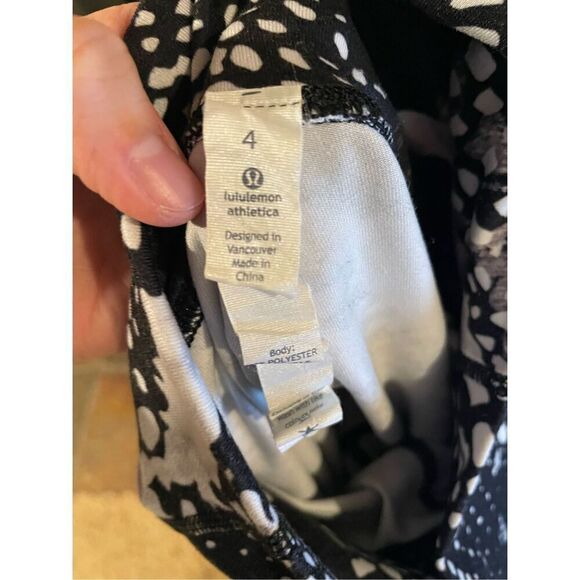 Lululemon Black White Abstract Pull On Full Length High-Rise Leggings Size 4 - Picture 4 of 5